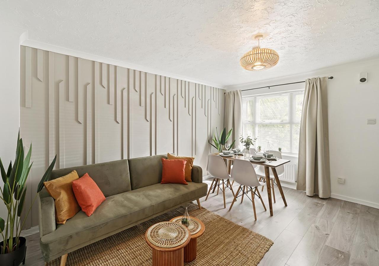 Вилла East London House Near Tube With Parking Экстерьер фото