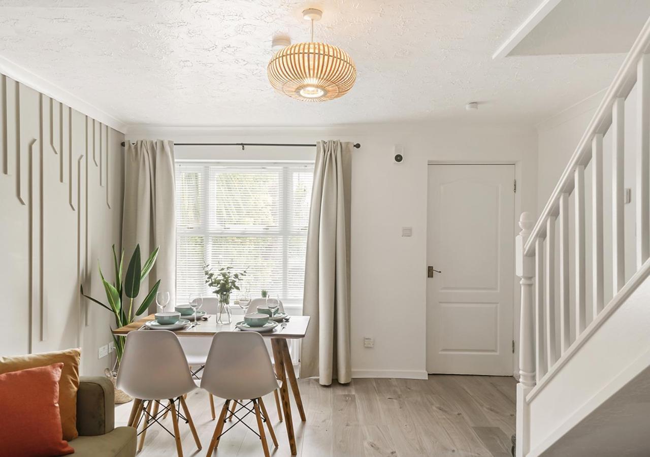 Вилла East London House Near Tube With Parking Экстерьер фото