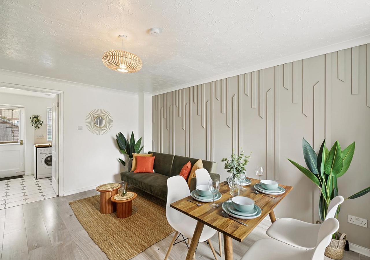 Вилла East London House Near Tube With Parking Экстерьер фото