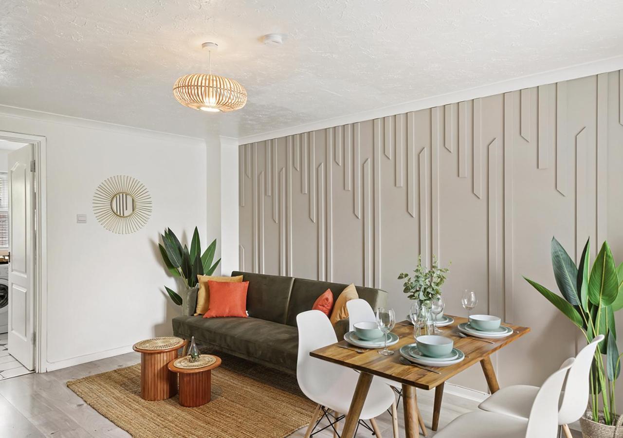 Вилла East London House Near Tube With Parking Экстерьер фото